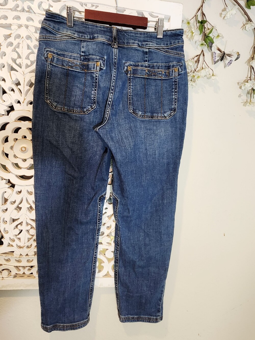 Pilcro The Wanderer Mid-Rise Relaxed Jeans by Pilcro Size 29P - Picture 13 of 16